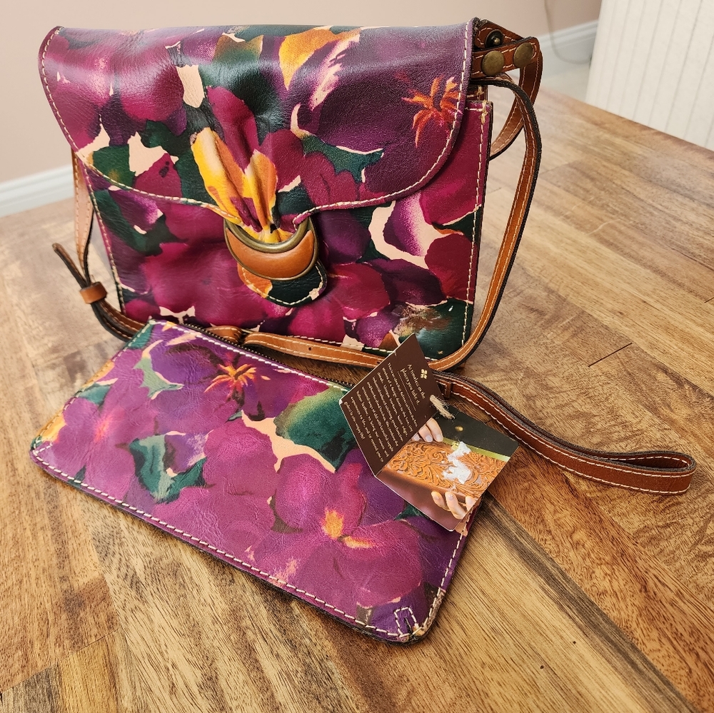 Patricia Nash accordian bag